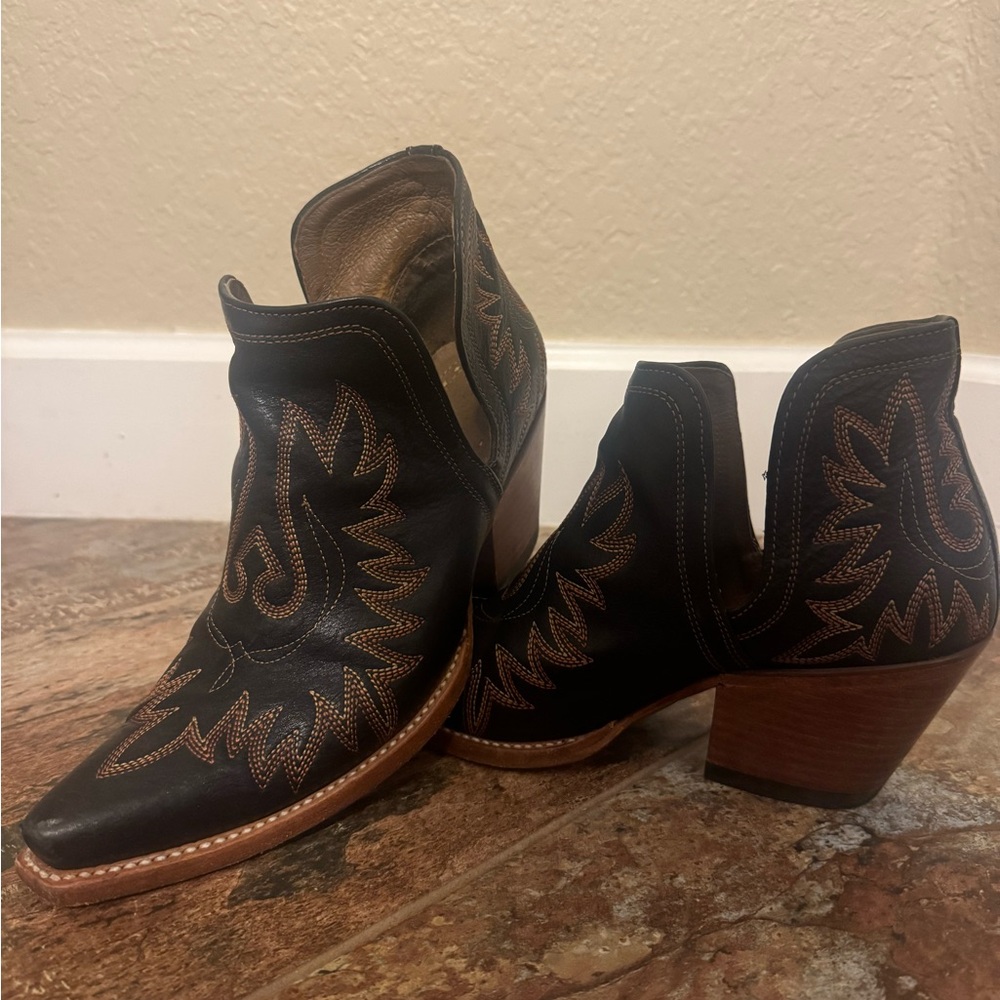 Ariat Black Leather Western Ankle Booties with Tan Stitching